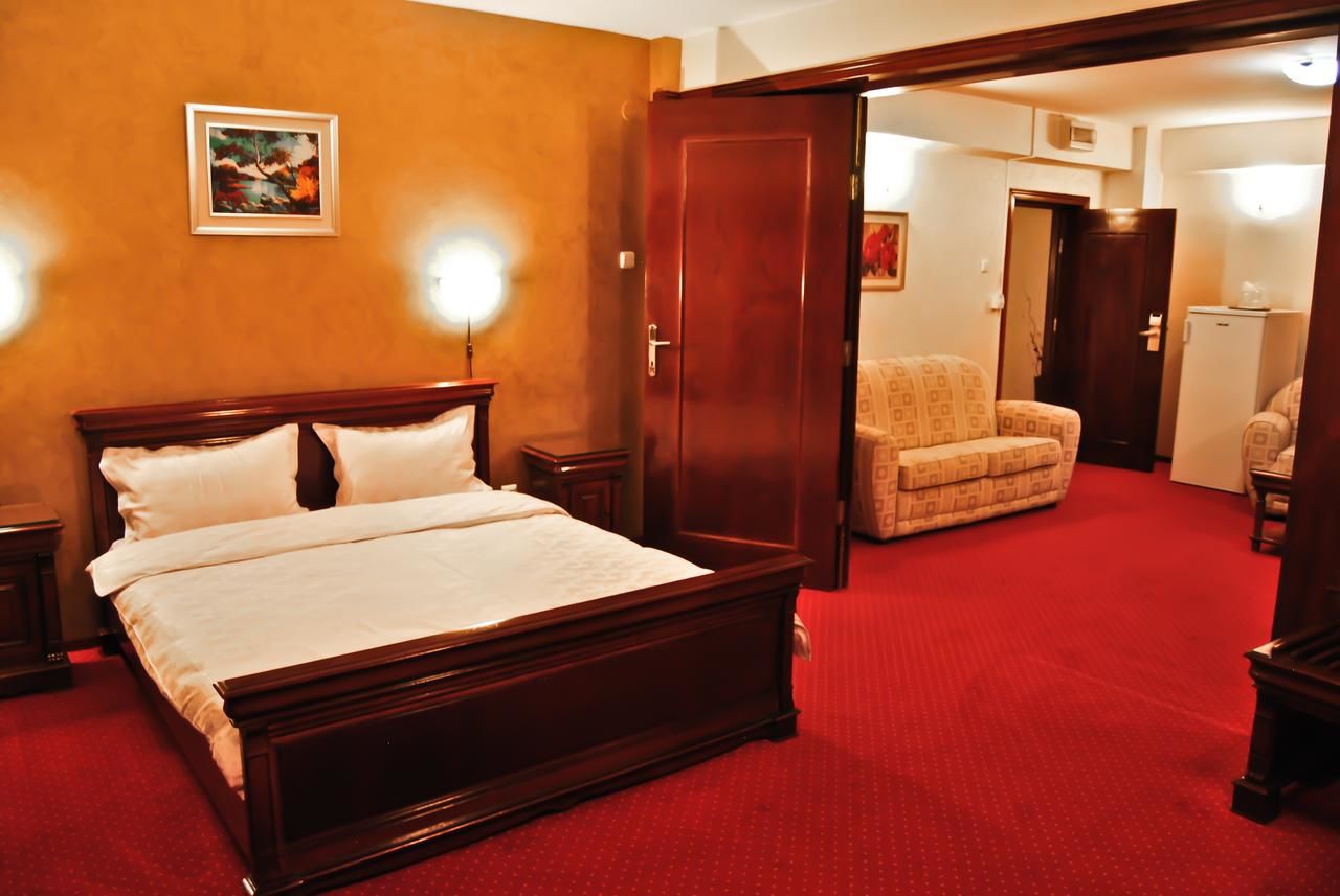 Отель Hotel Bavaria Крайова-22