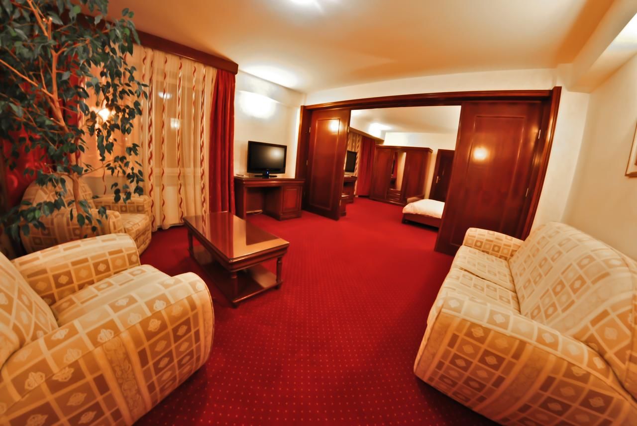 Отель Hotel Bavaria Крайова-32