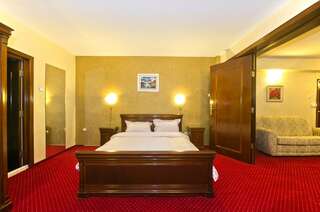 Отель Hotel Bavaria Крайова Улучшенный люкс с 1 спальней-2