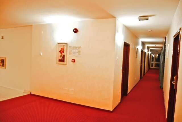 Отель Hotel Bavaria Крайова-17